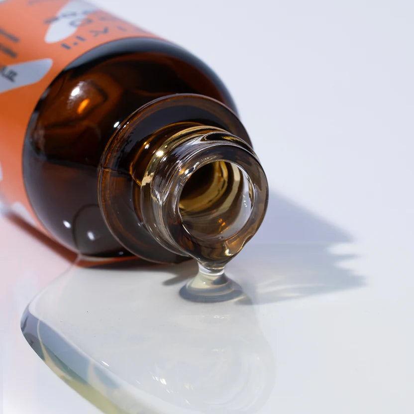 TIA'M Vitamin C Serum My Signature C Source – Close-up of the serum’s lightweight texture that absorbs easily, helping to brighten, smooth, and protect the skin from environmental damage.