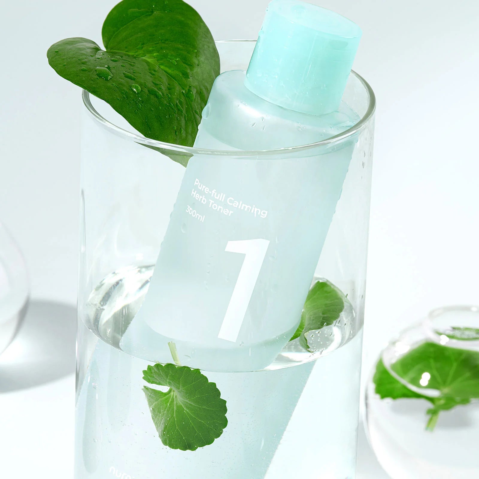 numbuzin toners Numbuzin No.1 Pure-Full Calming Herb Toner (300 ml) featuring a sleek, minimalistic bottle design with key calming herbs like Centella Asiatica, Houttuynia Cordata, and Licorice.