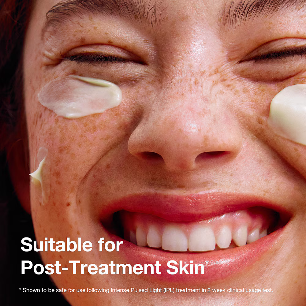 Applying Dr. Jart Cicapair Cream – rich, milky texture that boosts moisture and strengthens the skin barrier
