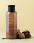 Main ingredients of Innisfree Jeju Volcanic Pore Toner 2X – Jeju Volcanic Cluster Sphere™ and Sulfur to absorb oil, remove dirt, and control shine