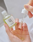Beauty of Joseon Calming Serum key ingredients: 50% Green Tea, 30% Mugwort, and 5% Panthenol, known for soothing, hydrating, and protecting sensitive skin from UV damage.
