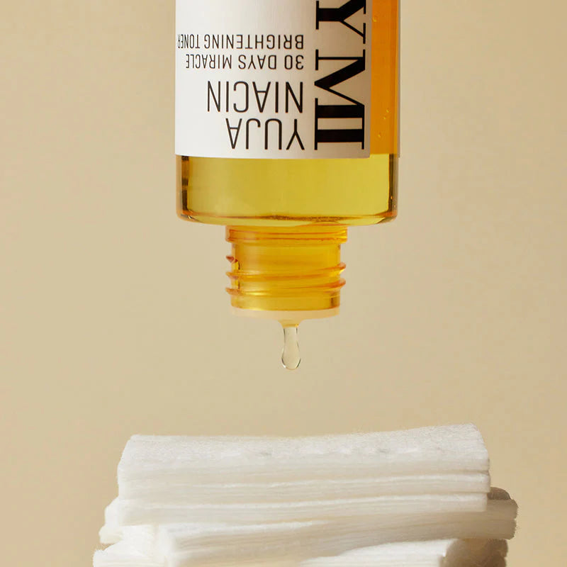 Some By Mi Yuja Niacin Brightening Toner – Close-up showing the watery texture of the toner that hydrates, refreshes, and brightens the skin with every application.