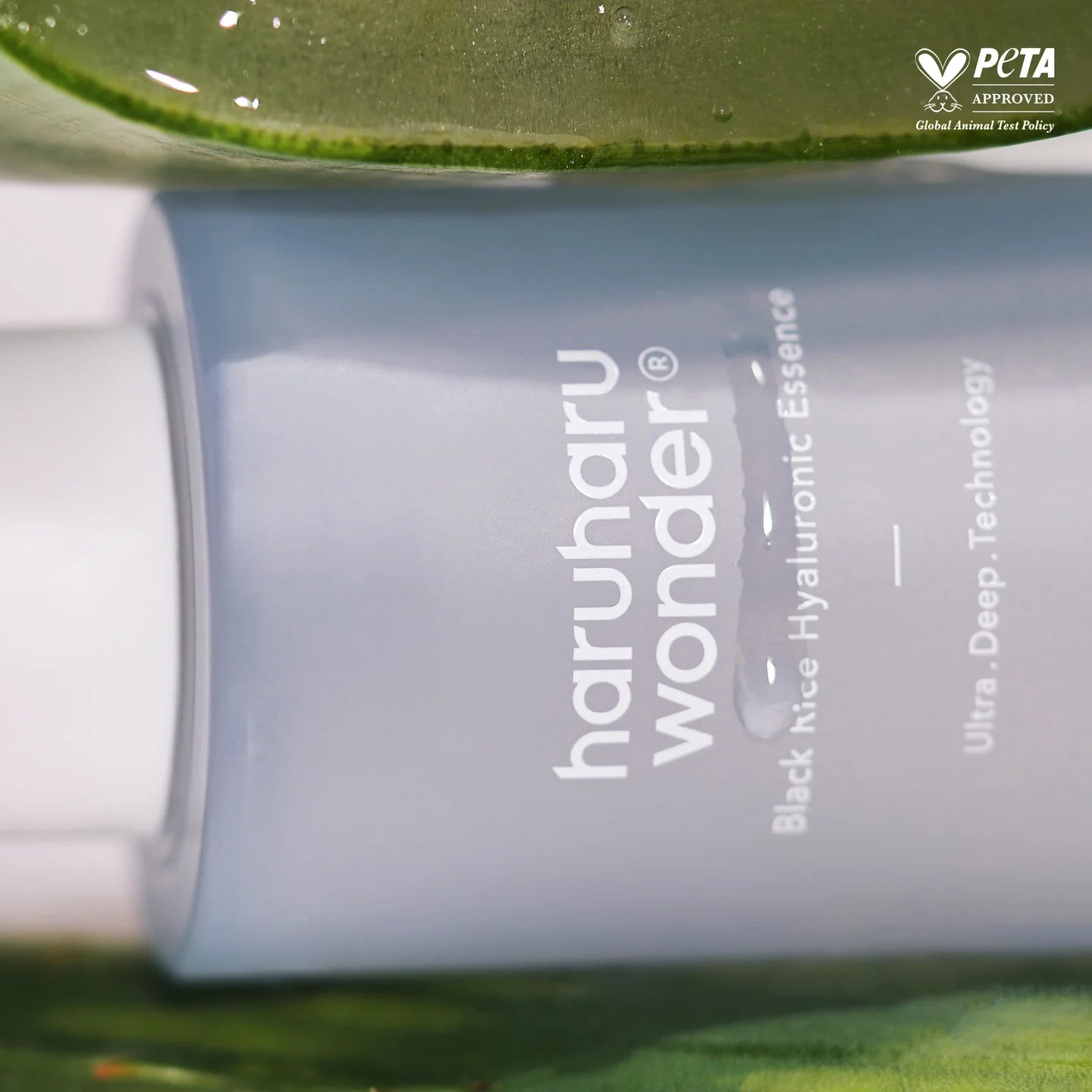 Haruharu Wonder Black Rice Hyaluronic Essence showcasing its lightweight texture and non-greasy formula