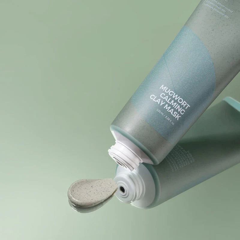 Close-up of Isntree Real Mugwort Clay Mask's smooth, thick texture, ideal for exfoliating and purifying skin