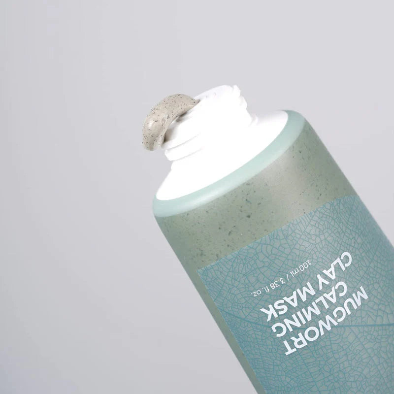 Close-up of Isntree Real Mugwort Clay Mask's smooth, thick texture, ideal for exfoliating and purifying skin