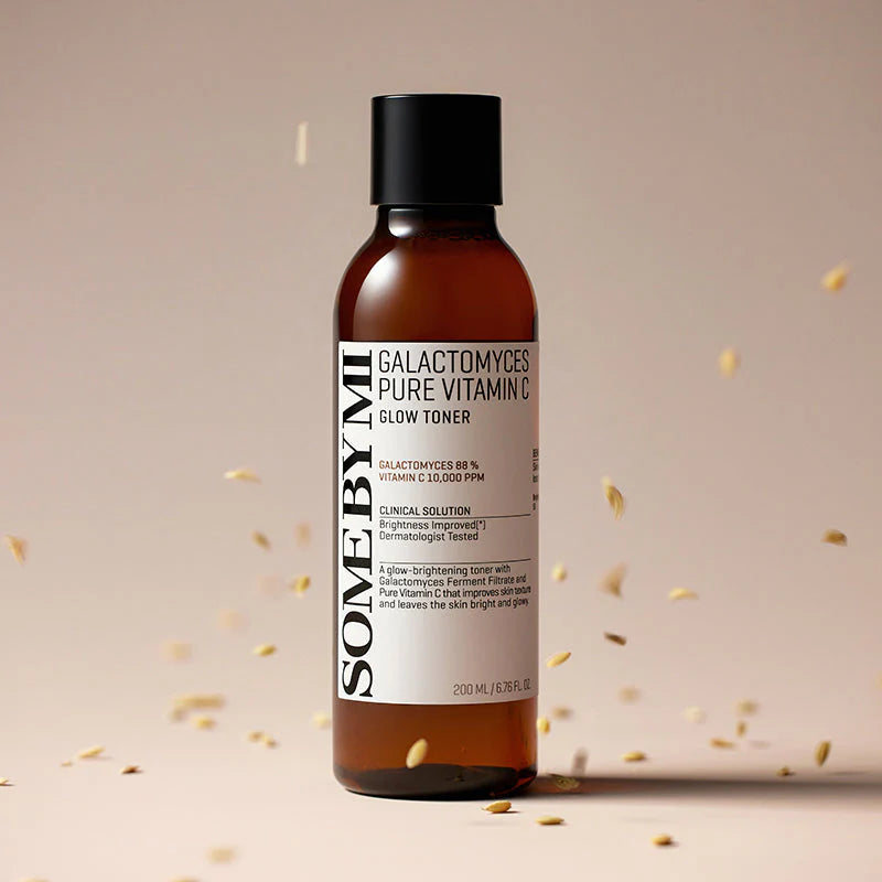 Some By Mi Galactomyces Pure Vitamin C Glow Toner – Formulated with 88% Galactomyces ferment filtrate, Vitamin C, and Niacinamide to brighten and hydrate while reducing pigmentation.