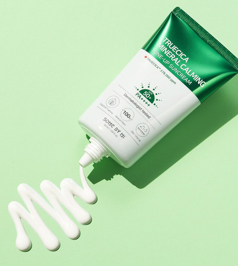 Some By Mi Truecica Mineral 100 Calming Suncream – Close-up of lightweight, non-absorbing suncream texture, showing the thick yet breathable consistency that protects and hydrates the skin.