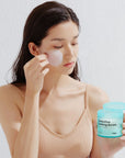 Unpa Lacto Cica Locking Serum Pads – Pads being gently applied to irritated skin, demonstrating their soothing effect as they help reduce redness, hydrate, and protect sensitive skin.