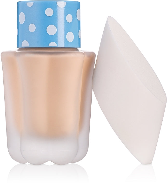 Holika Holika Aqua Petit Jelly BB Aqua Beige cream offering fresh moisture, blemish cover, and a face-lifting effect for smooth and even skin.
