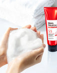 Some By Mi Snail Truecica Miracle Repair Low pH Gel Cleanser – Close-up of the cleanser’s rich foam lather, showing its gentle yet effective cleansing action while maintaining hydration.