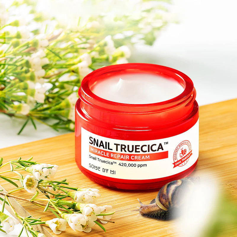 Some By Mi Snail Truecica Miracle Repair Cream – Close-up of the cream’s smooth texture, highlighting its moisturizing and repairing properties with Snail Mucin and calming ingredients.