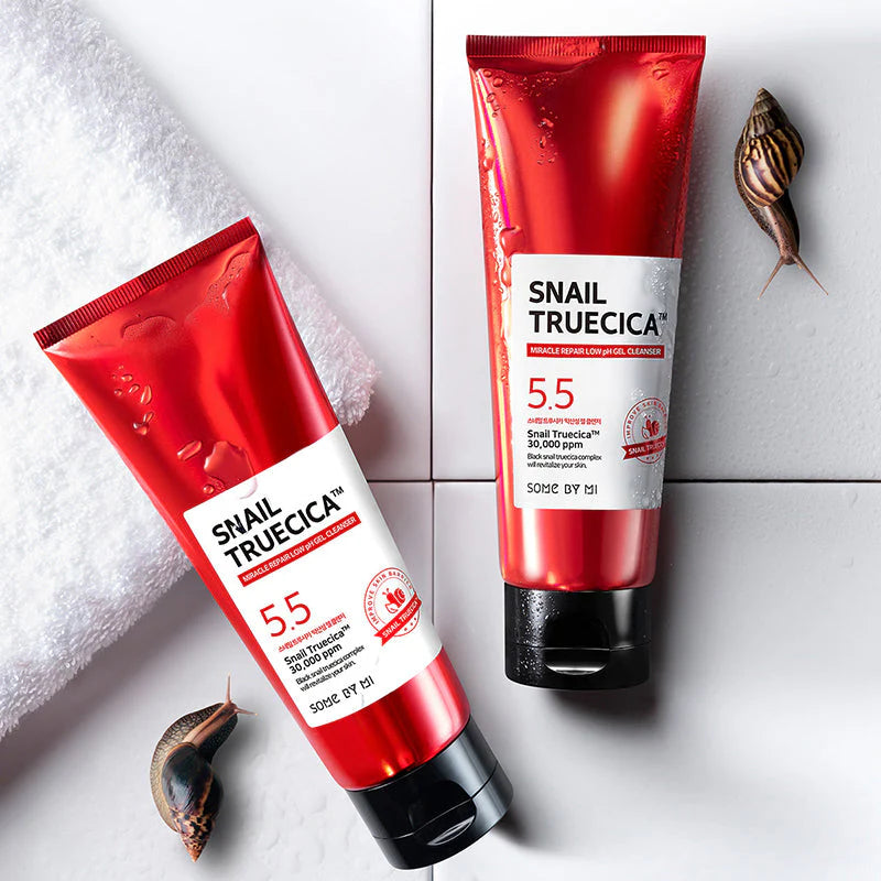 Some By Mi Snail Truecica Miracle Repair Low pH Gel Cleanser – Key ingredients like amino acids, ceramide, and black snail extract to strengthen, hydrate, and repair the skin barrier.