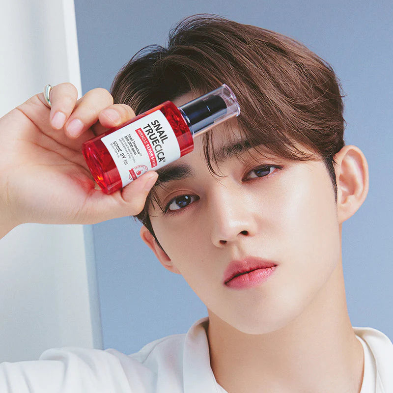 Some By Mi Snail Truecica Miracle Repair Serum – A lightweight serum with 89% snail truecica that repairs, soothes, and strengthens the skin, reducing dark spots and calming irritation.