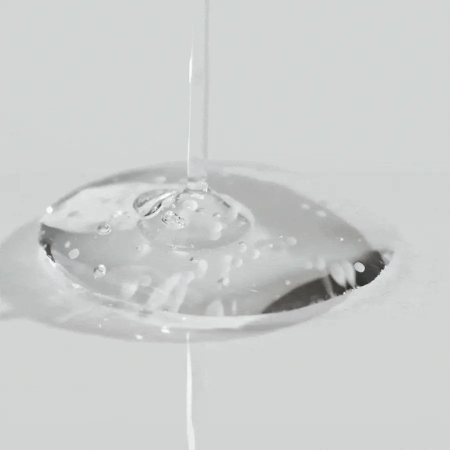 Close-up of Skin1004 Centella Ampoule texture – Light, non-sticky formula that absorbs quickly to brighten and hydrate skin.