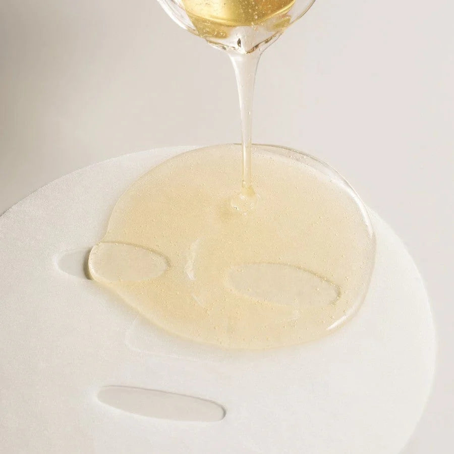 Close-up of Skin1004 Madagascar Centella Watergel Sheet Ampoule Mask – Soft and cooling sheet soaked in non-sticky, hydrating ampoule essence for sensitive skin.