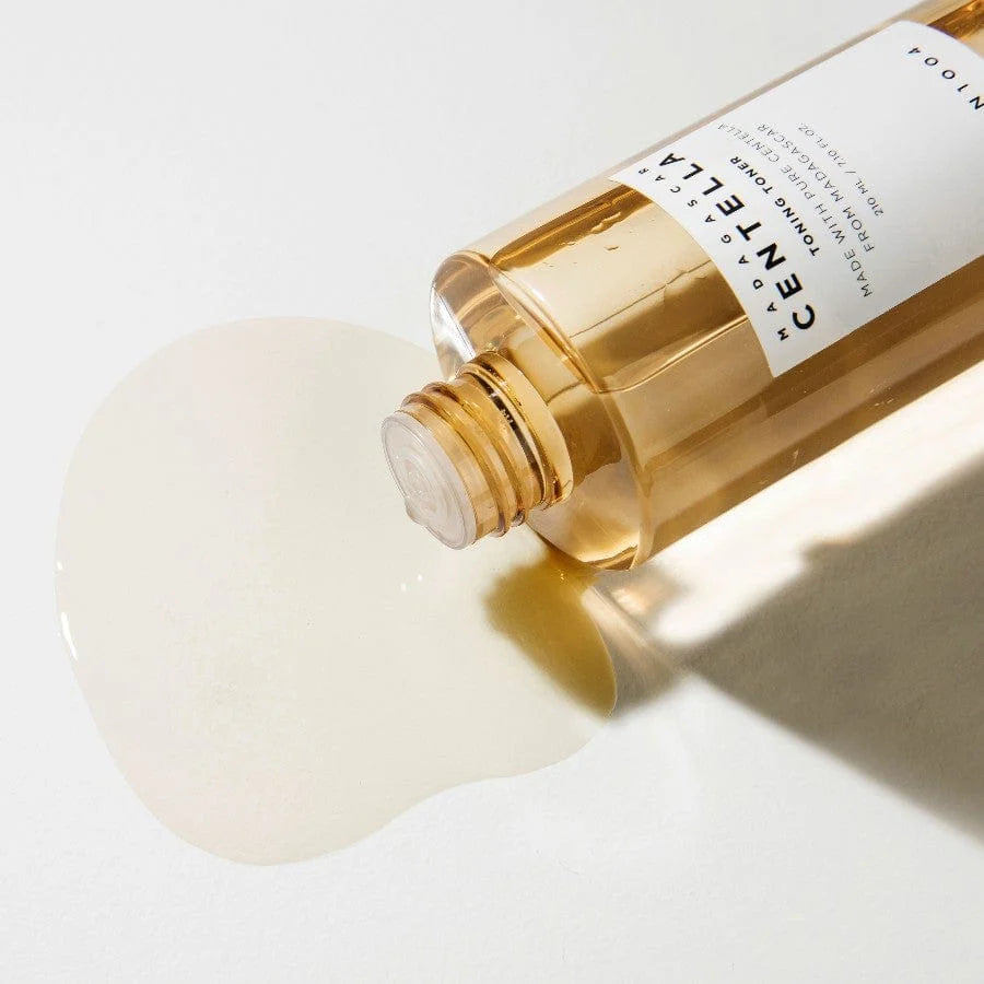 Close-up of Skin1004 Madagascar Centella Toning Toner – Lightweight, light-brown watery toner that absorbs quickly, leaving skin fresh.
