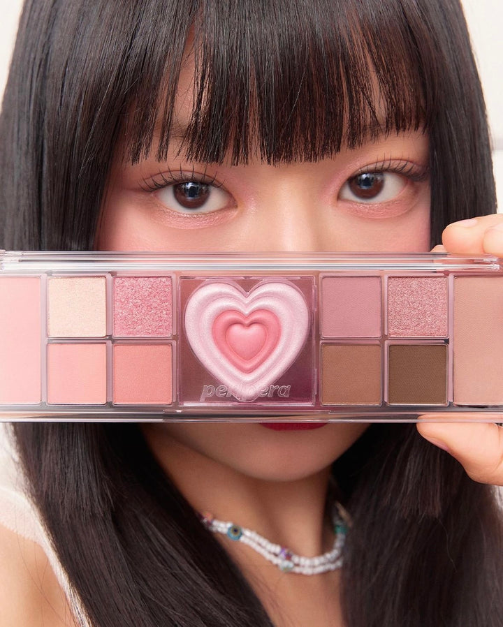 Korean beauty and korean makeup for eye shadow products 