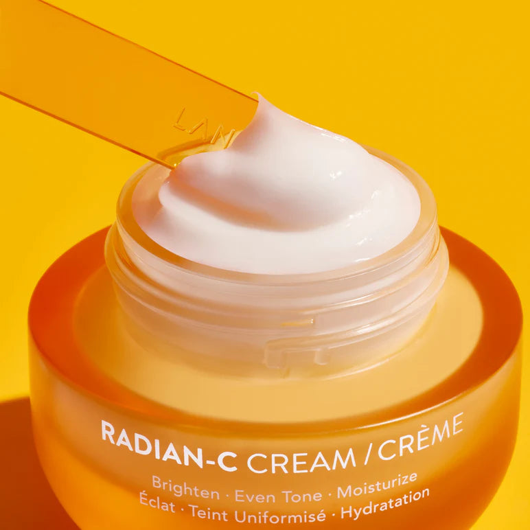 Light, non-greasy texture of Laneige Radian-C Cream – Fast-absorbing and hydrating for comfortable all-day wear, leaving skin soft and smooth.
