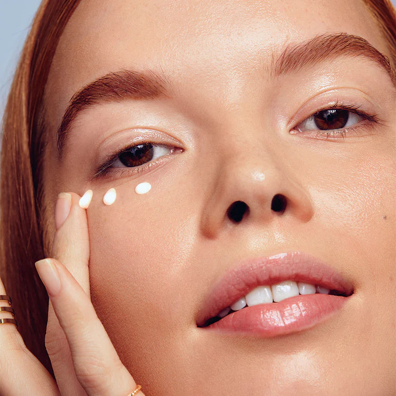Applying Laneige Water Bank Blue Hyaluronic Eye Cream – Gently dab a small amount around the eye area using your ring finger for smooth, hydrated skin.